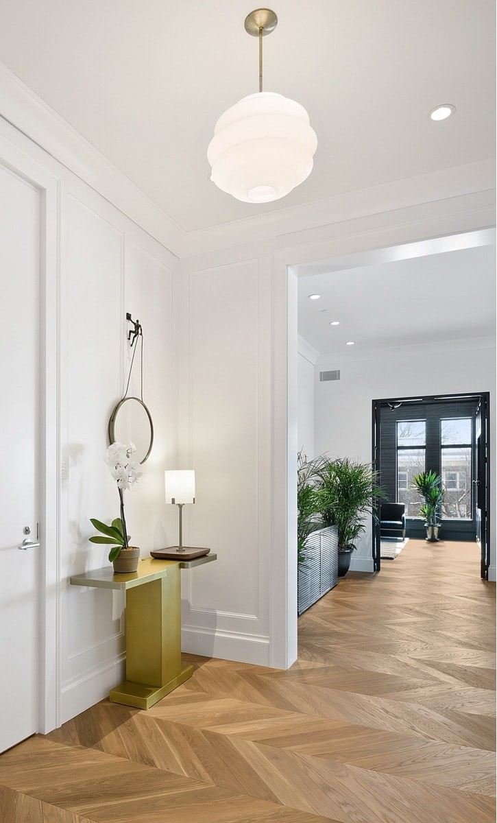De La Pointe Model condo