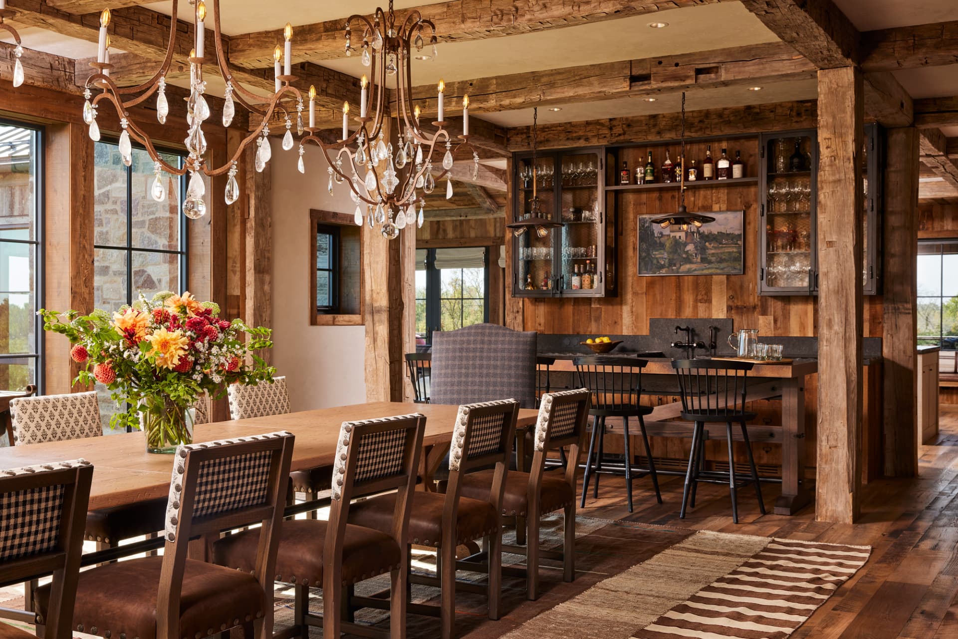 Timber Retreat dining room and bar