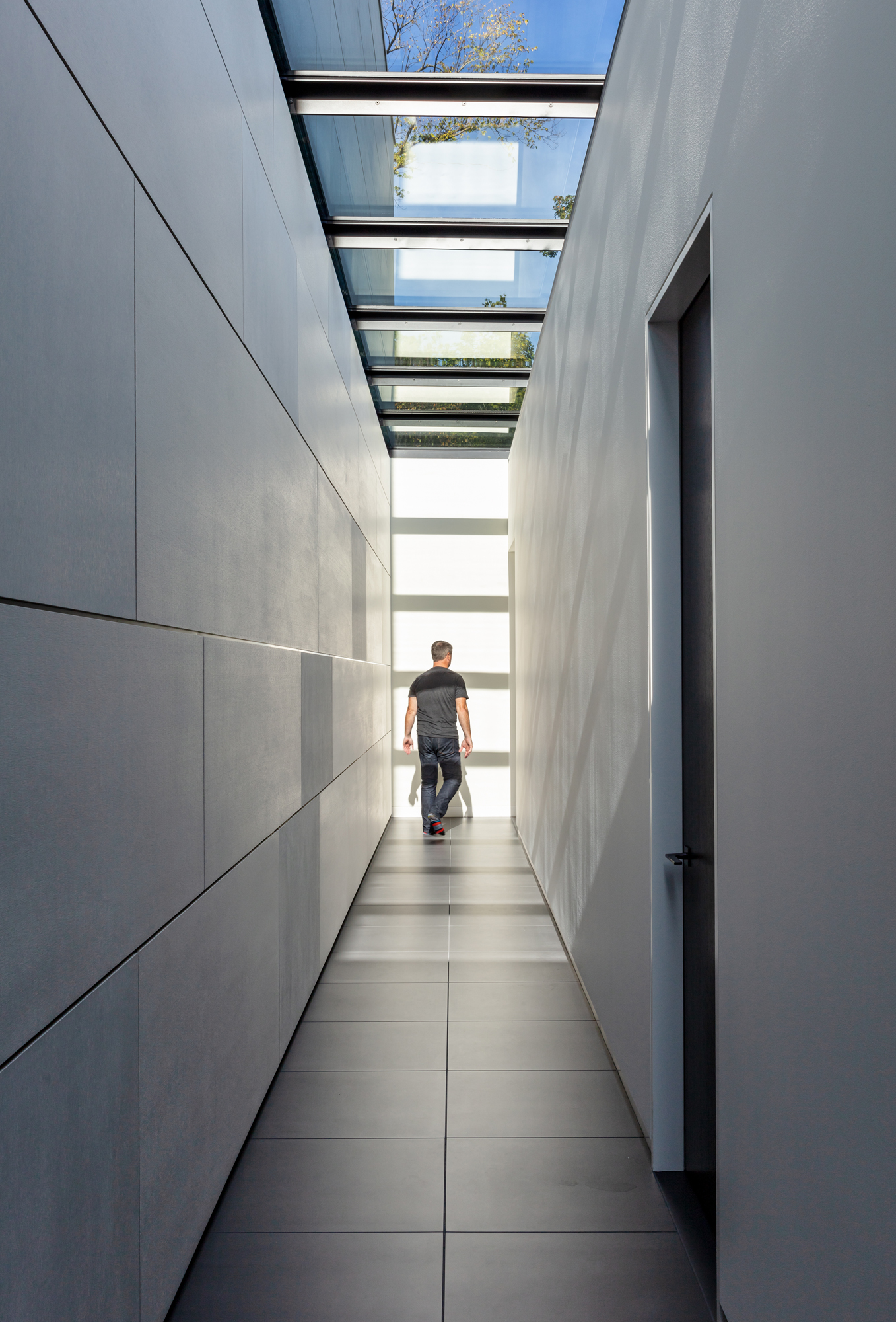 Bayside skylit gallery corridor