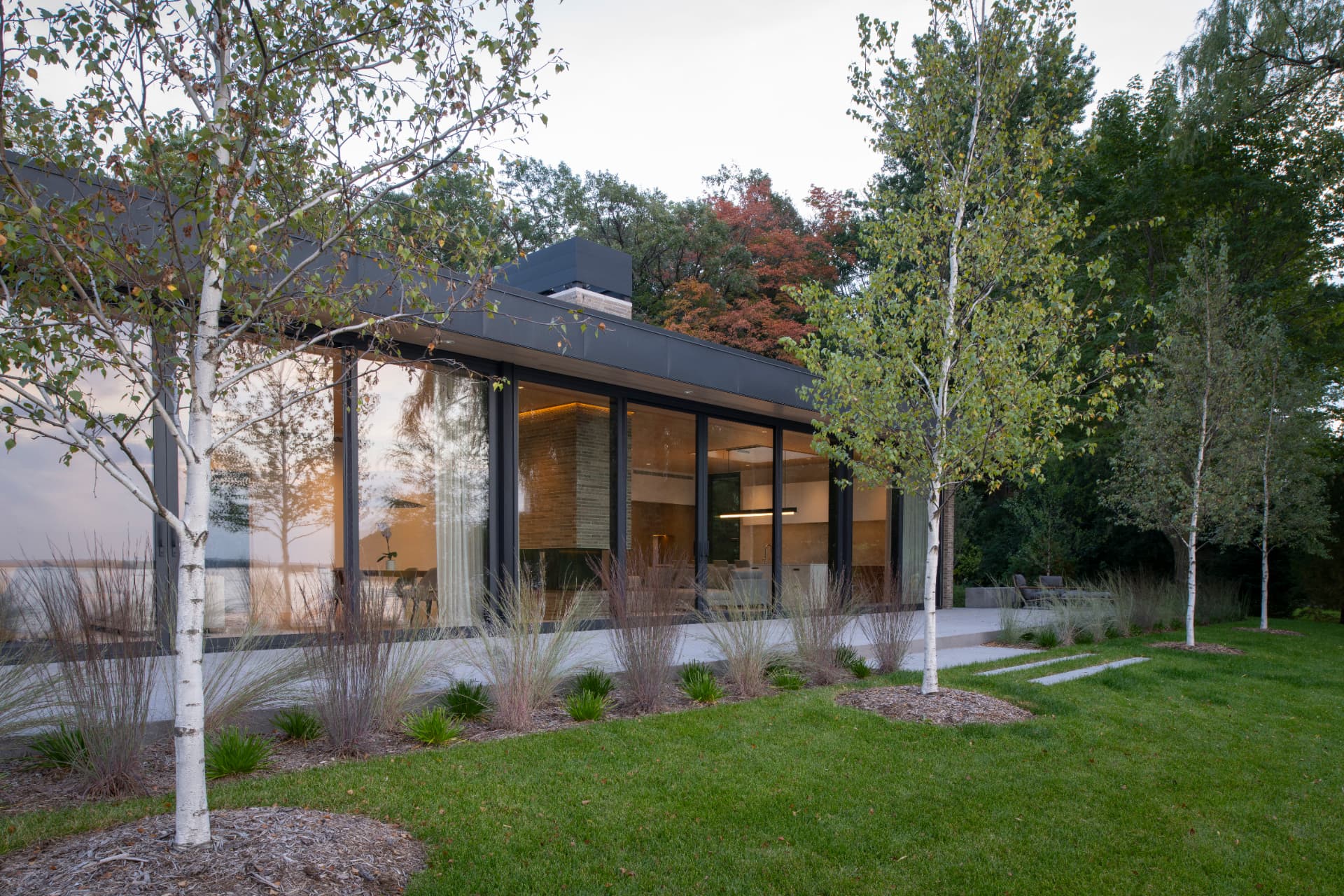 Shoreline Modern garden facade